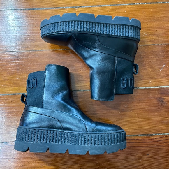 Puma X Fenty Black Chelsea Sneaker Lugg Boot in Triple Black  ~ Size 8 🍄 - Picture 2 of 12